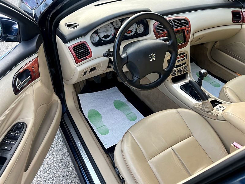 Peugeot 607 2011 - Bleu cuir - CT et carte grise