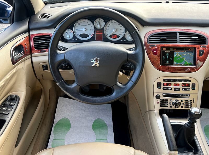Peugeot 607 2011 - Bleu cuir - CT et carte grise